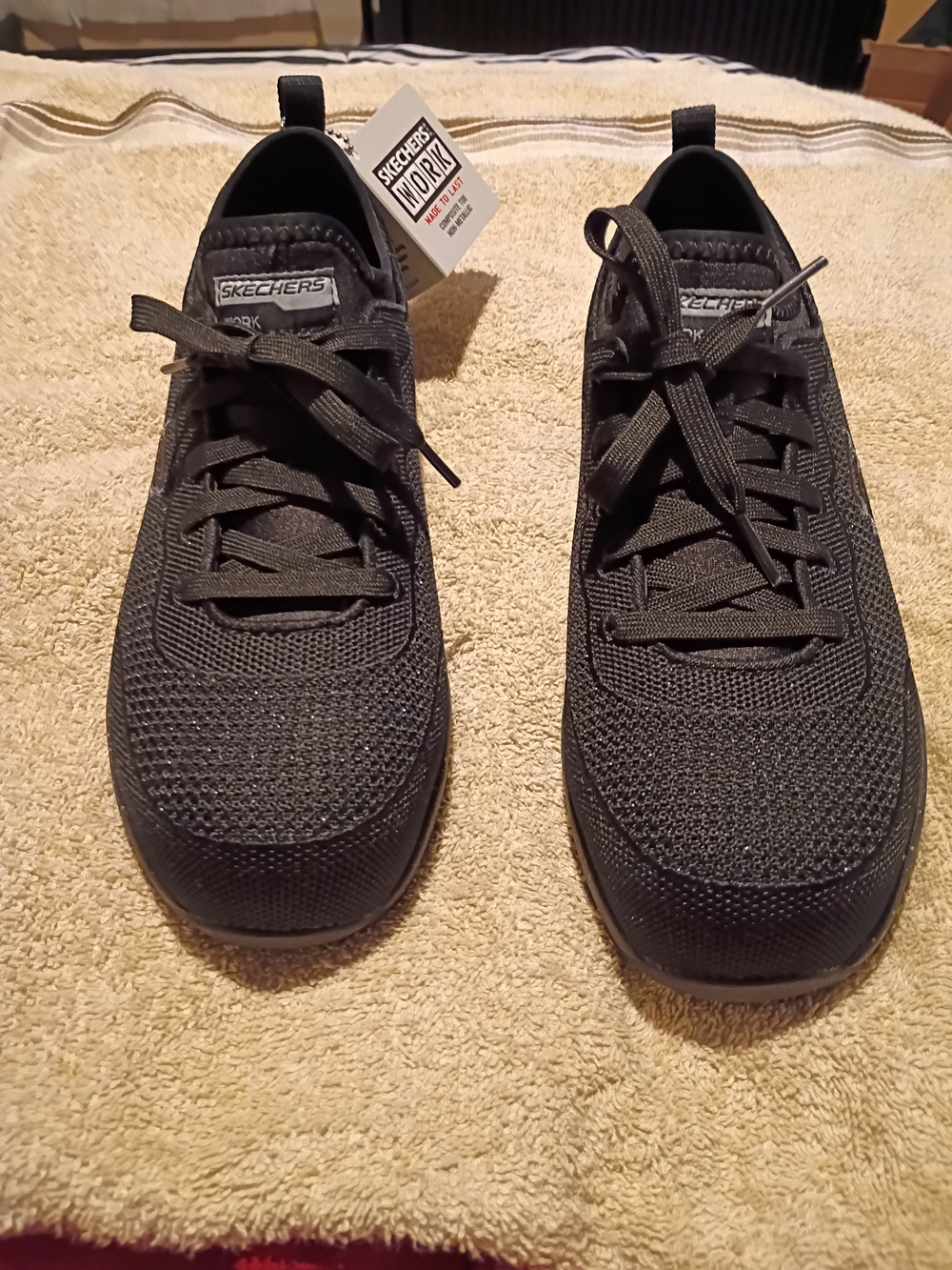 NEW-WOMAN'S SKECHERS WORK SHOE W/COMPOSITE TOE-MEMORY FOAM INSOLES -SIZE 8 BLACK